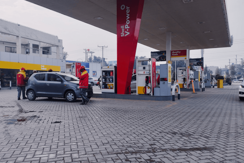 Pakistan likely to slash fuel prices by up to Rs12 per litre