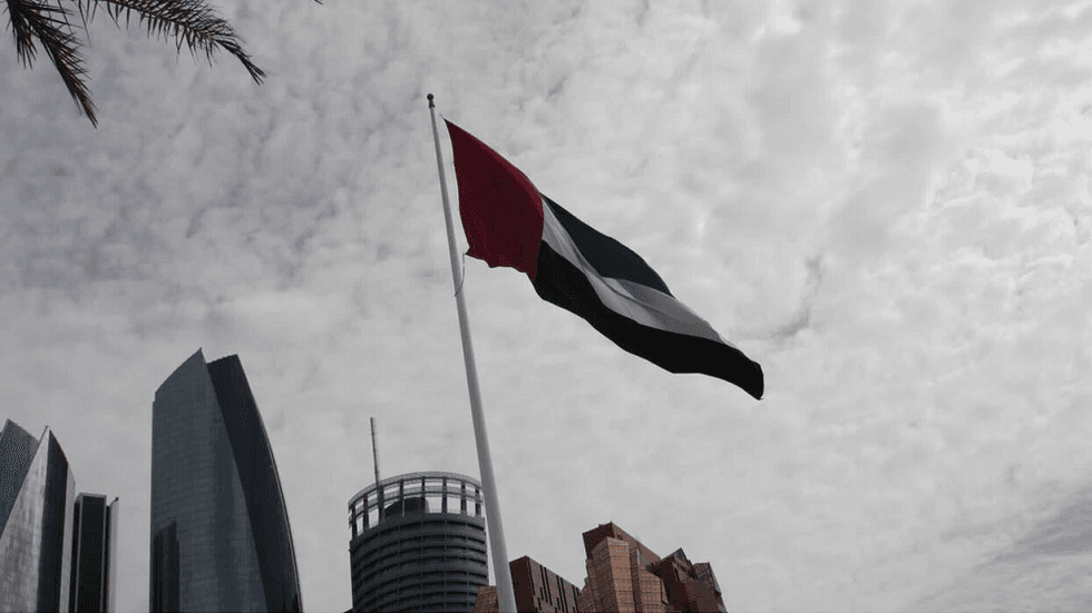 Dubai ruler calls on residents to raise UAE flag as symbol of unity
