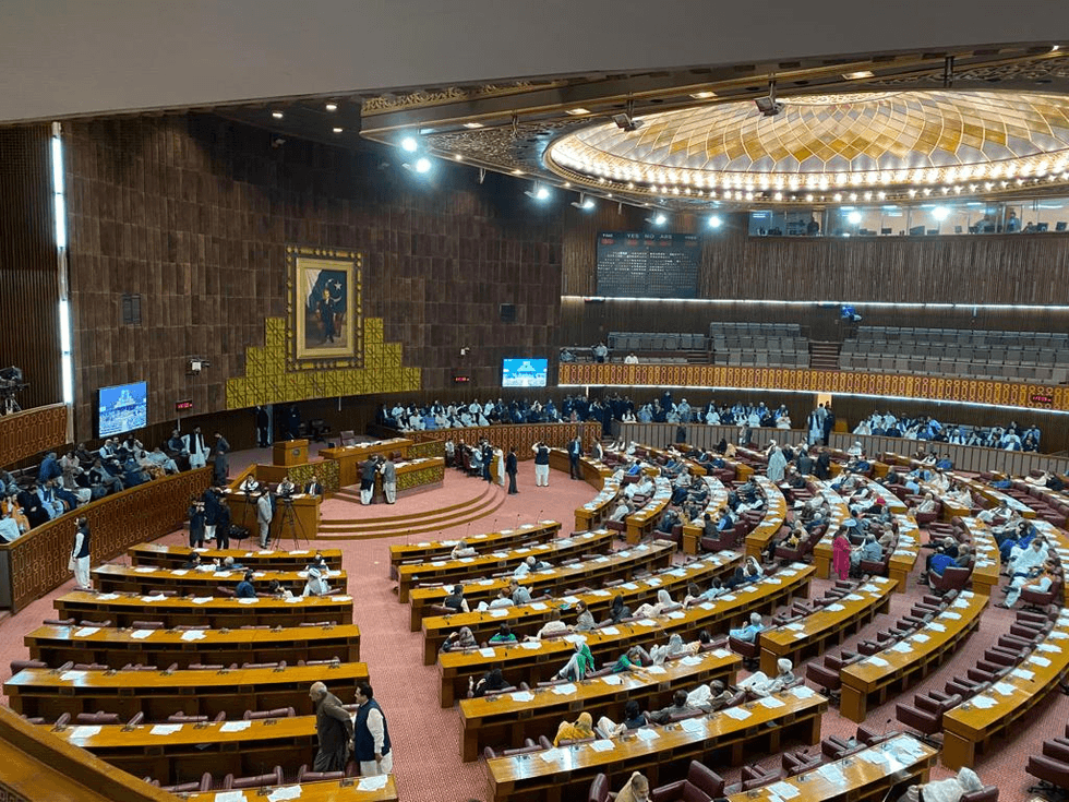Confusion in Pakistan parliament over control of web monitoring, firewall systems