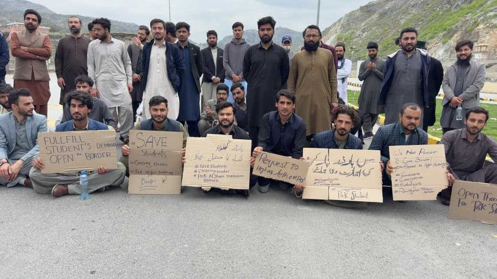 Hundreds of Pakistani students stranded as Afghanistan border closure drags on