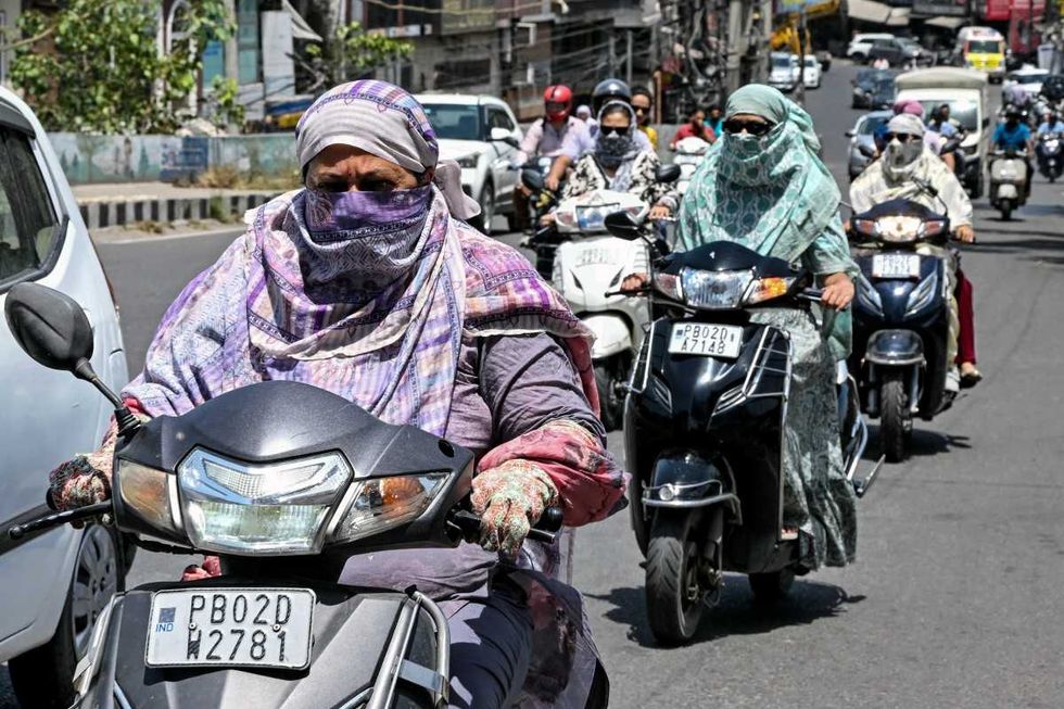 Heatstroke kills 16 in India as temperatures climb