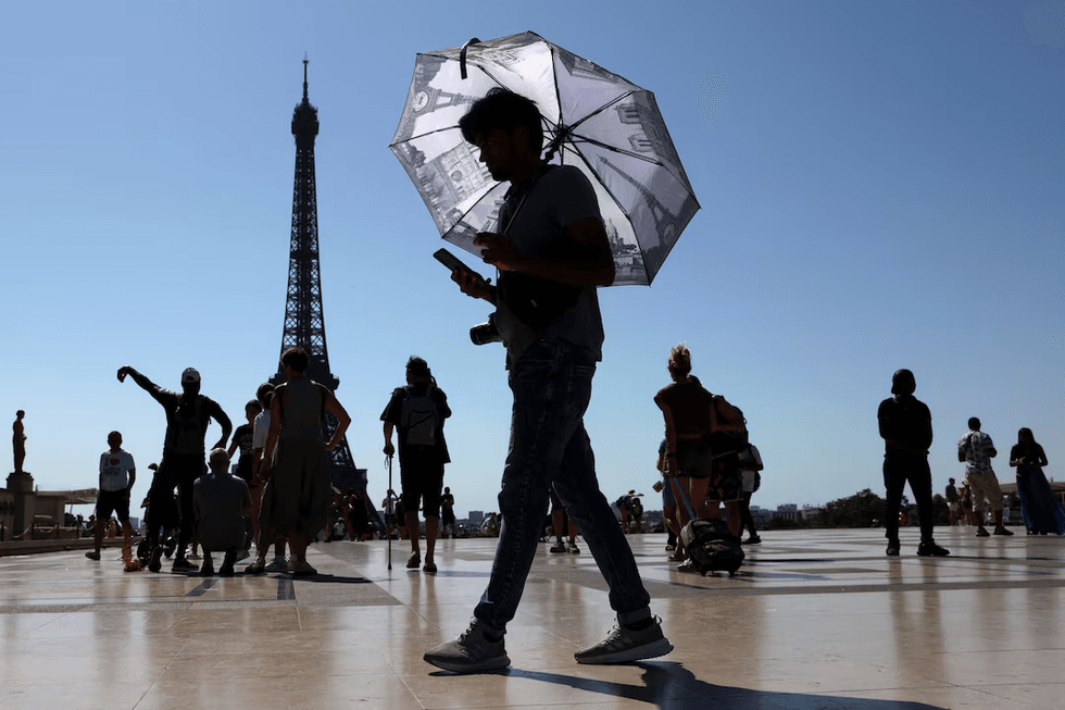Europe heatwave swamps hospitals, halts parties
