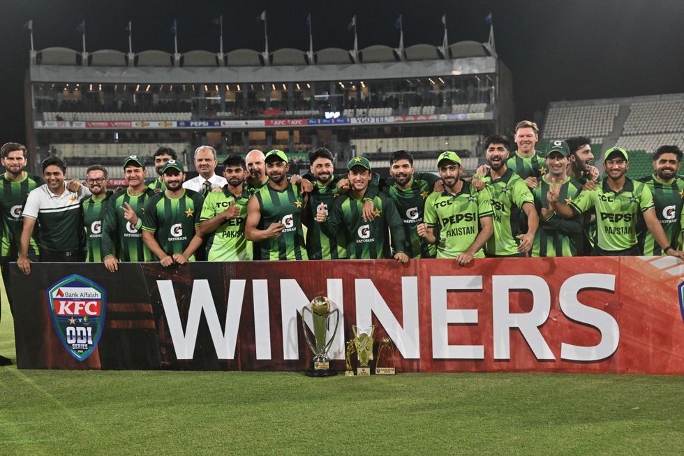 Pakistan beat Australia by four wickets for 2-1 ODI series win